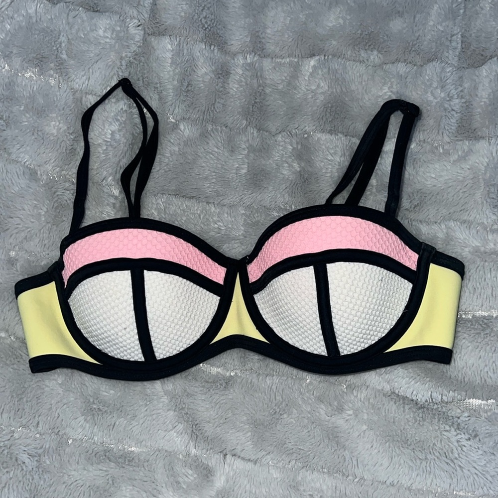 Triangl Swim top- XS